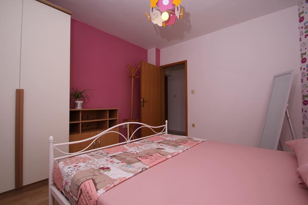 Apartment Lara Kaštel Novi Eksteriør billede