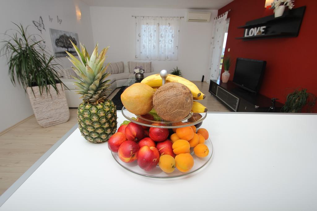 Apartment Lara Kaštel Novi Eksteriør billede