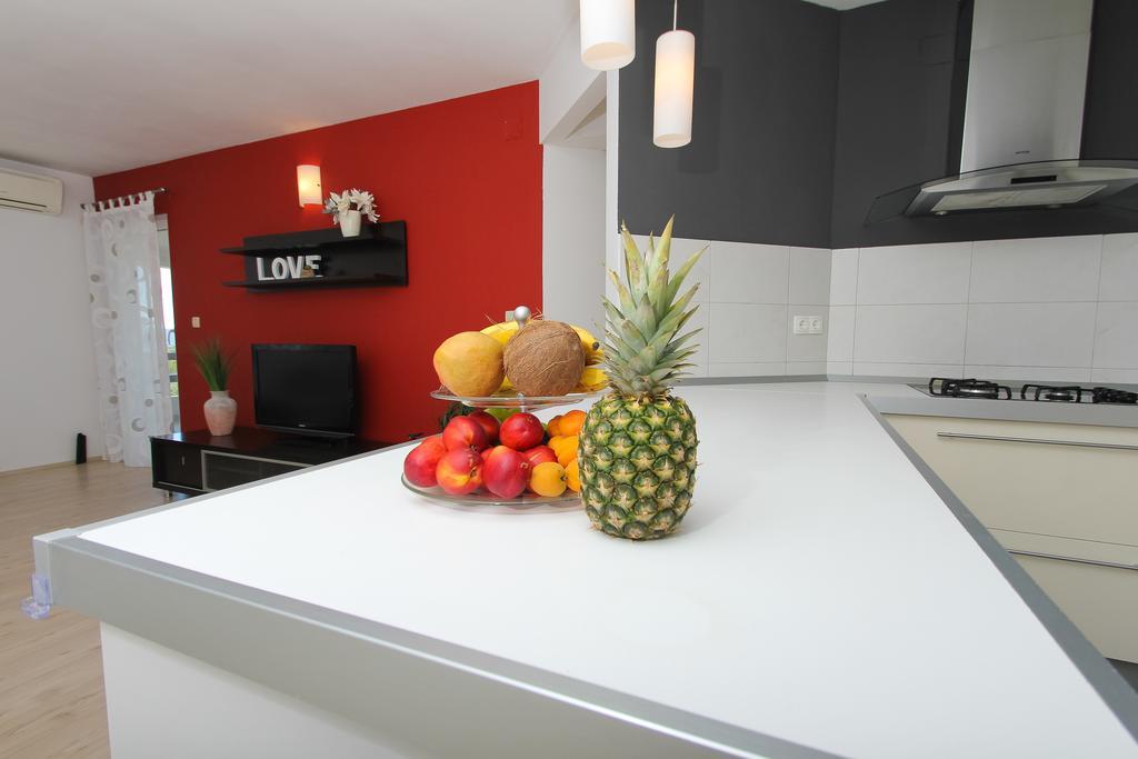 Apartment Lara Kaštel Novi Eksteriør billede