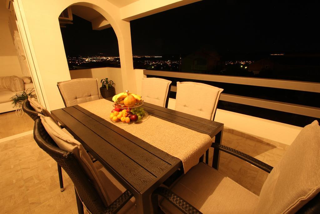 Apartment Lara Kaštel Novi Eksteriør billede